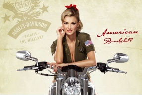 H-D AND MARISA MILLER 穿梭時空美