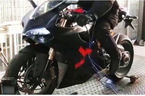 Ducati 1199 Panigale跑馬機測試