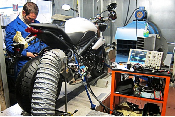 走訪意大利 LEO VINCE摩托排氣管廠房