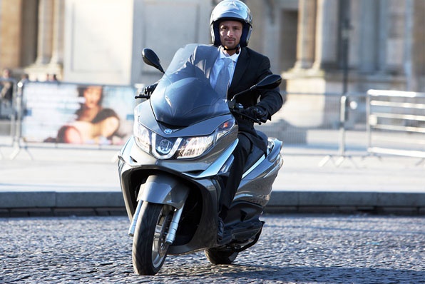 2012 Piaggio X10-500cc的流動客廳(接受預訂)