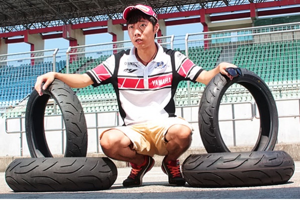 全新Bridgestone S20珠海測試-媲美跑道專用輪胎的街胎造出1:42.686圈速