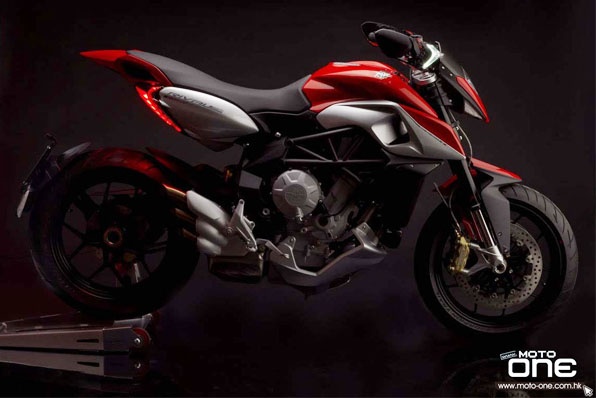MV Agusta Rivale 800－全新中量級Supermoto