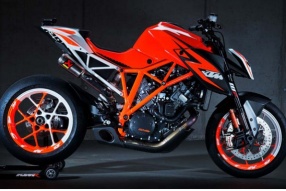 KTM Super Duke 1290 R－超級公爵展示全新V2引擎