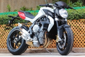 2013 MV Agusta Brutale 800－火速抵港