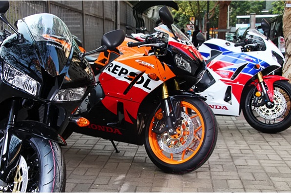 2013 HONDA CBR600RR REPSOL花與全黑新車抵港