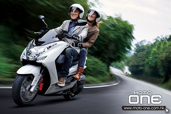 2013 YAMAHA SMAX155 售價$33,800 現正接受預訂