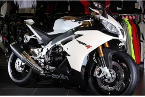 2013 Aprilia RSV4 R APRC ABS -新車抵港