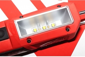 Milwaukee M12 LED手電筒－使用方便不刺眼