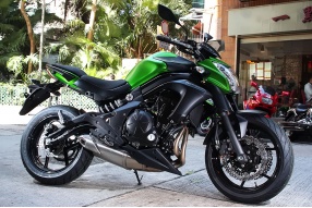 2014 Kawasaki ER6n 新色抵港