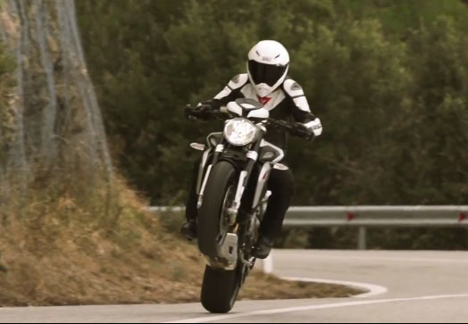 MV Agusta Dragster 800-配上200闊尾胎