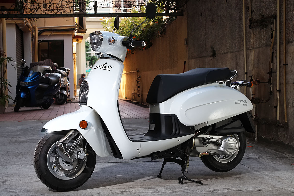 2014 SACHS SKY 150 - 全白新色的廉價意式綿羊