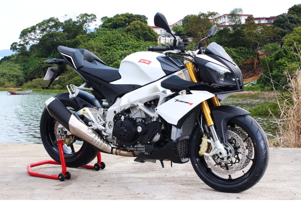 2014 Aprilia Tuono V4 ABS－SUPERBIKE化的NK車