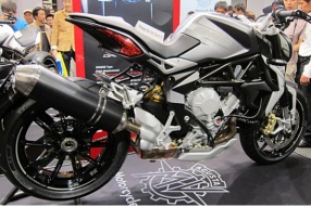 MV Agusta Dragstar 800 - Japan Edition 令人失望的日本版