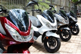 2014 HONDA PCX 150 新車四色火速抵港