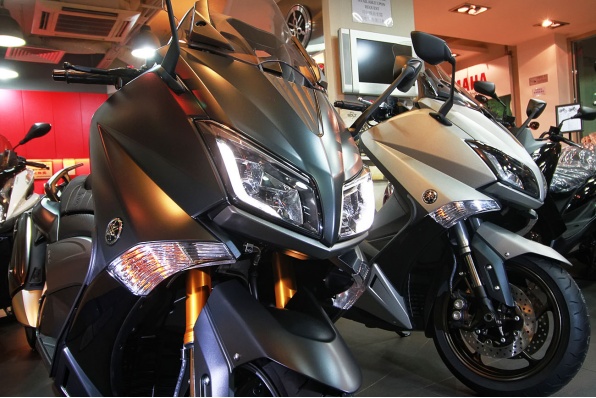 2015 Yamaha T-MAX 530  IRON MAX 與標準版 - 極速抵港