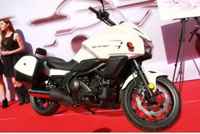 2015 HONDA CTX700 ABS－新車抵港速報