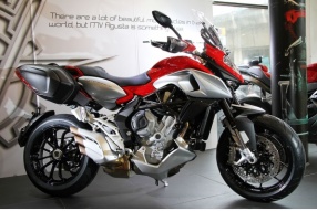 2015 MV Agusta Stradale 800 三缸旅行車抵港