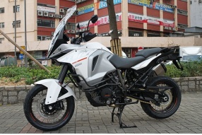 2015 KTM 1290 SUPER ADVENTURE－SUPERBIKE化冒險車抵港