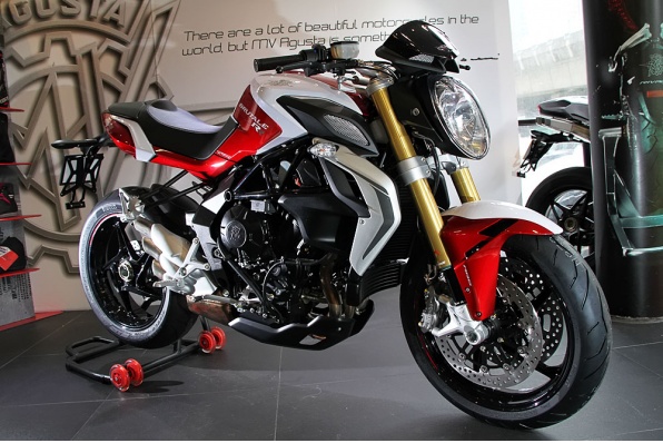 2015 MV AGUSTA BRUTALE 800 RR - RR版街車新色抵港