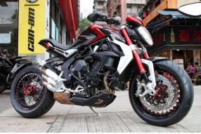 媲美藝術品的MV AGUSTA BRUTALE DRAGSTER 800RR - 新色抵港