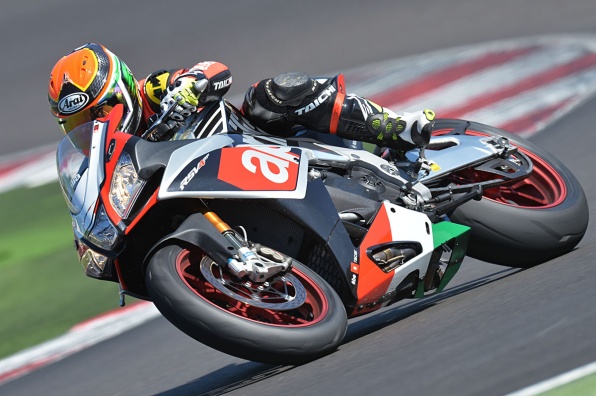 2015 APRILIA RSV4 RF／TUONO V4 RR－意大利Motogp賽道測試