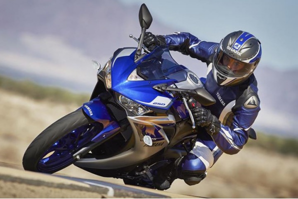 YAMAHA YZF-R25 現貨特價 HKD49,800，數量有限，欲購從速!