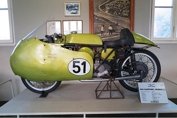 欣賞 Moto Guzzi 歷史博物館及廠房生產線