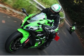 2016 KAWASAKI ZX-10R VS 2013 ZX-10R-新車轉向性能大躍升