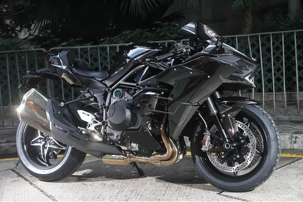 2016 KAWASAKI H2│加入防鎖死離合器│銀鏡面黑色塗料塗層│塗層自我修復輕微刮痕技術