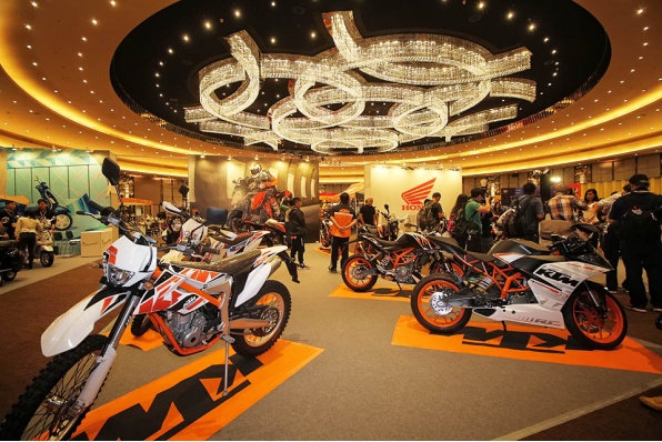 KTM 1290 SUPER DUKE GT│在港首度曝光│2016 MIRC電單車展