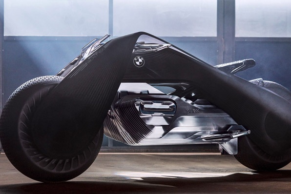 BMW VISION NEXT 100概念車-不倒平衡功能