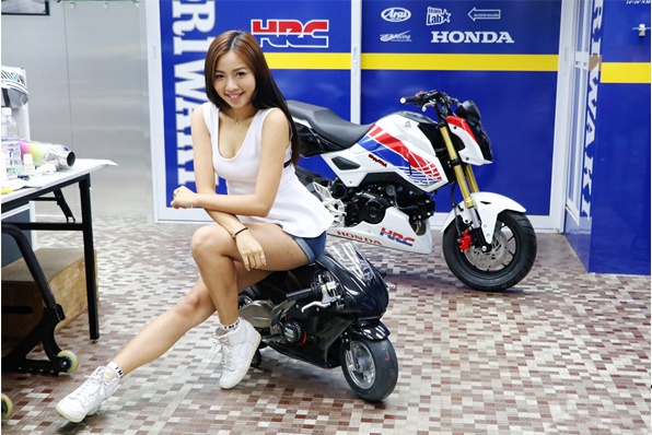 MORIWAKI-NC750、Z300、NINJA 300、NM4精美排氣系統抵港