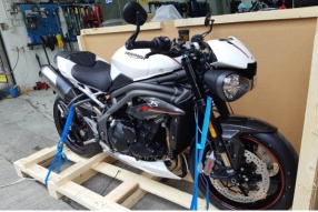 2018 Triumph Speed Triple RS - 新車空運抵達摩托倉