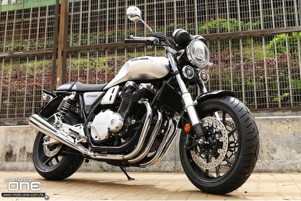2019 HONDA CB1100 RS 啞銀金屬新色現代化復古重型街車