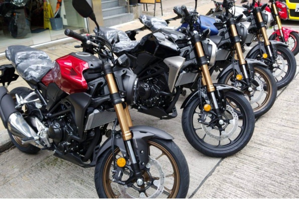 2019 HONDA CB300R 齊色抵港 - 新添啞藍新色