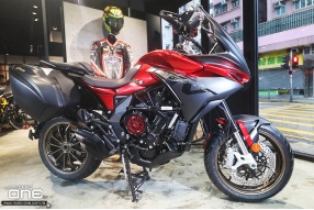 2019 MV Agusta Turismo Veloce 800 Lusso SCS-首部配備聰明離合器市販車紅黑新車抵港