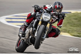 2020 DUCATI MONSTER 1200S-黑色巨獸