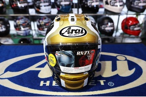 ARAI RX-7X REA GOLD - 李亞「WSBK五連冠」金色拉花頭盔