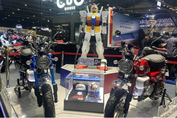 HONDA MONKEY 125 GUNDAM RX-78-2 & CHAR'S ZAKU Ⅱ MS-06S - 每款限售125部的MONKEY機動戰士