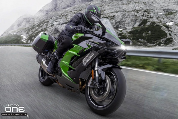 2022 KAWASAKI NINJA H2 SX-首部配置雷達的日本車