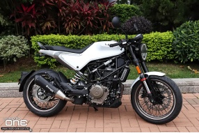 2022 HUSQVARNA VITPILEN 401 白箭售價HK$65,800 - 增加原廠Quick Shift快速轉波及引擎底護板，更加低玩