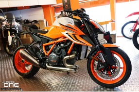 2022 KTM 1290 SUPER DUKE R 鮮橙銀新色抵港