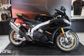 2022 Aprilia RSV4 Factory Ultra Dark 高雅黑金配色新車抵港