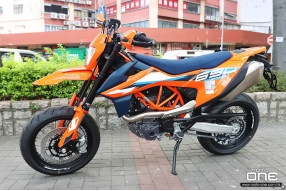 2023 KTM 690 SMC R - 升級座墊+新色抵港