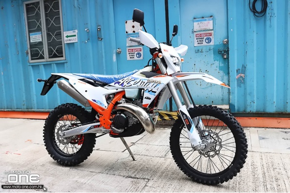 2024 KTM 300 EXC SIX DAYS - 6日耐力賽特別限量版兩衝越野電單車