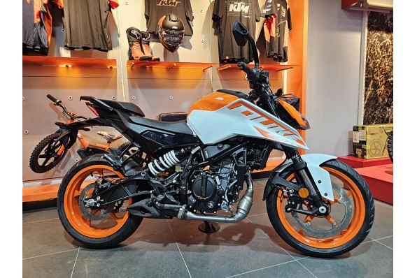 2024 KTM 250 DUKE - 大改款、肌肉感更強