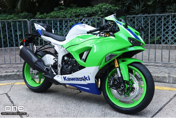 2024 Kawasaki Ninja ZX-6R 40週年版 - 綠白藍經典拉花