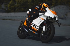 2024 KTM RC8C-限量100部賽道玩具