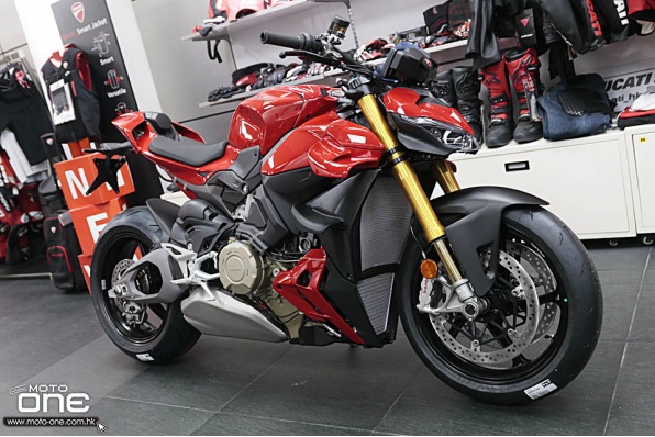 新款2025 Ducati Streetfighter V4-超級跑車化的街頭戰士 新車抵港及開箱