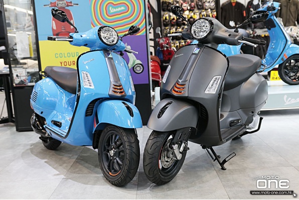 2025 VEPSA GTS 300 Super Sport 最新顏色【青鯊藍 Blue Eclettico】、【消光黑 BLACK OPACO】